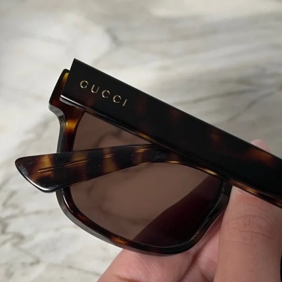 GUCCI| SQUARE TORTOISE SUNGLASSES - Picture 8 of 12